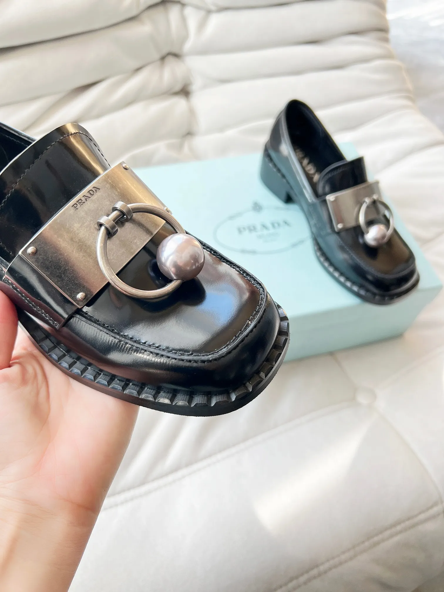 👟👟Ex-factory price 560👟👟 Prada’s new spring and summer women’s clothing｜Absolutely beautiful🥰Exception! Extra number! Anita will continue to update the latest SS25 catwalk pre-sale models, with novel logos as soul mates. Full of fun ~ Adhering to the trend-setting vane, you must believe in Prada's ability to capture fashion. 35-42 yards